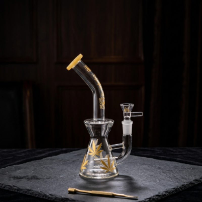Haze 8.5″ Weed Leaf Rig Bent Neck – Jade Yellow (Mini-E)